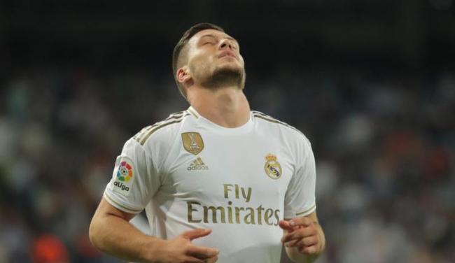 现出无与伦 现出无与伦